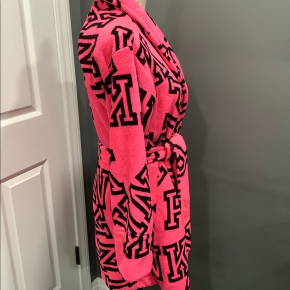 ULTRA SOFT PINK BY VICTORIA’S SECRET ROBE - Picture 2 of 7